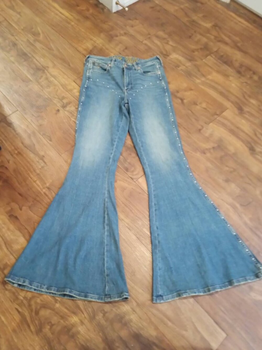 Wrangler x Lainey Wilson Wide Flare Jeans with Silver and Turquoise size 29x34